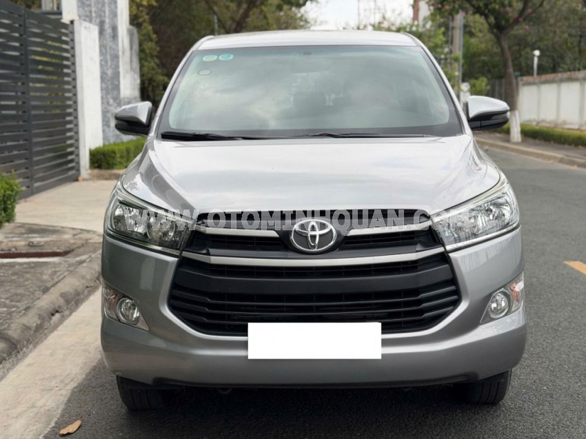 Toyota Innova 2.0E