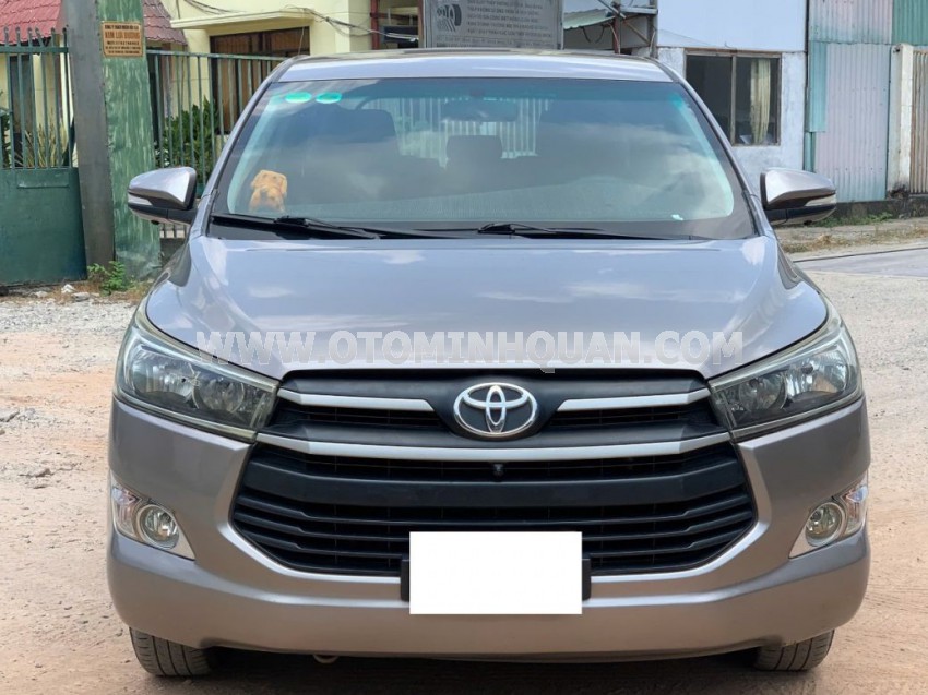 Toyota Innova 2.0E