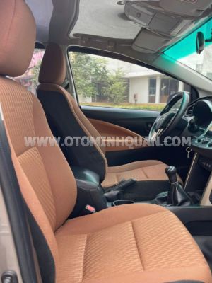 Xe Toyota Innova 2.0E 2016