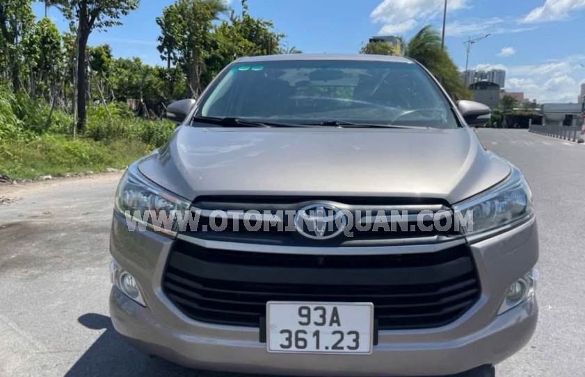 Toyota Innova 2.0E