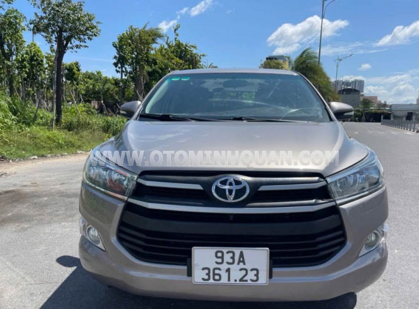 Toyota Innova 2.0E